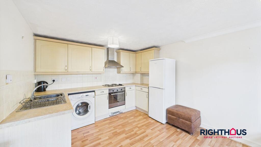 Harrogate Road, Bradford, BD10 photo 3