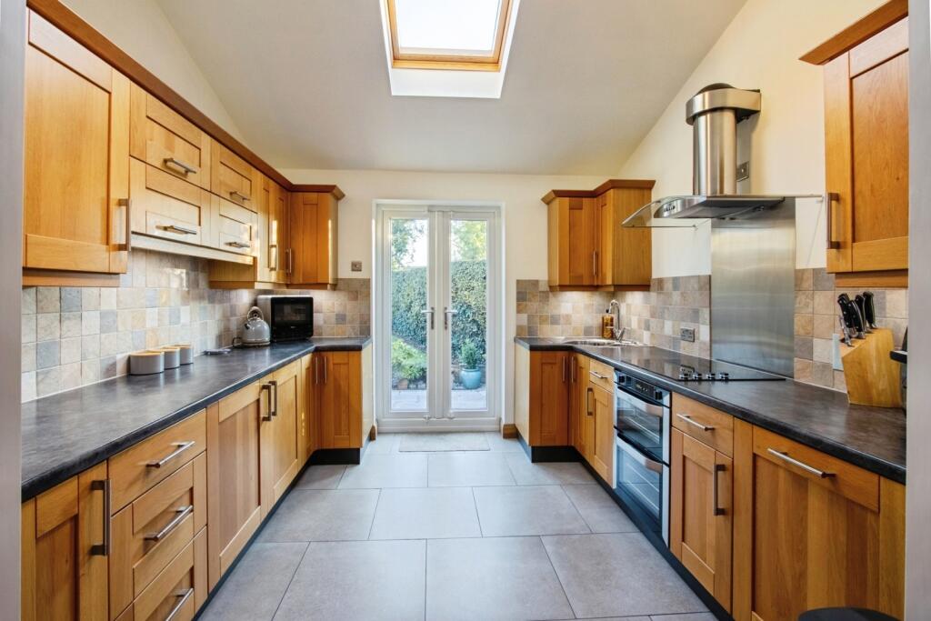 Belle Vue Road, Scholes, Leeds, West Yorkshire, LS15 photo 3