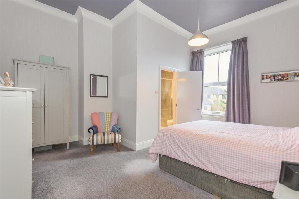 Oakleigh, Brighouse Road, Hipperholme, HX3 photo 4
