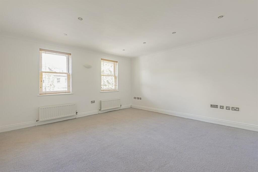 House in London - View 5
