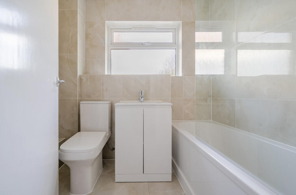 Apartment in Worthing, West Sussex - View 4