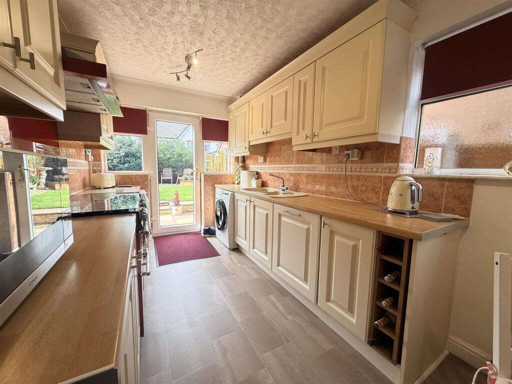 House in Dudley, West Midlands - View 4