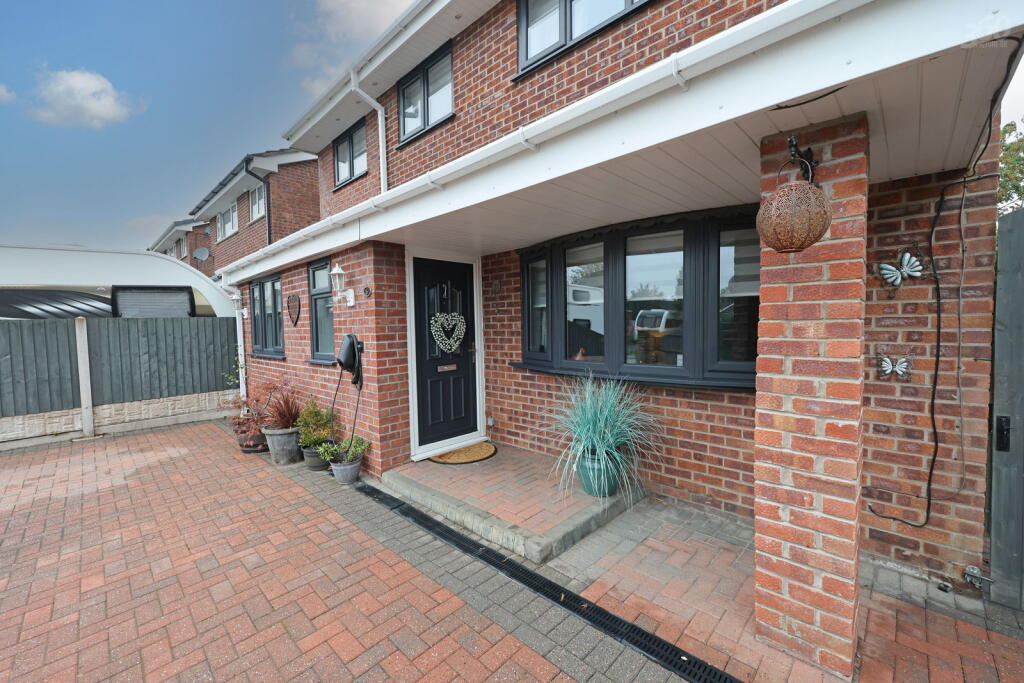 Wetherby Close,Cheadle,Stoke-on-trent,ST10 1UH photo 2