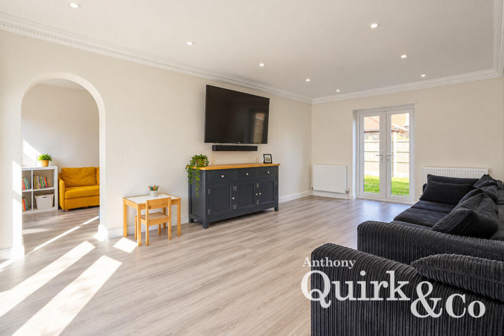 House in Southend-on-Sea - View 4