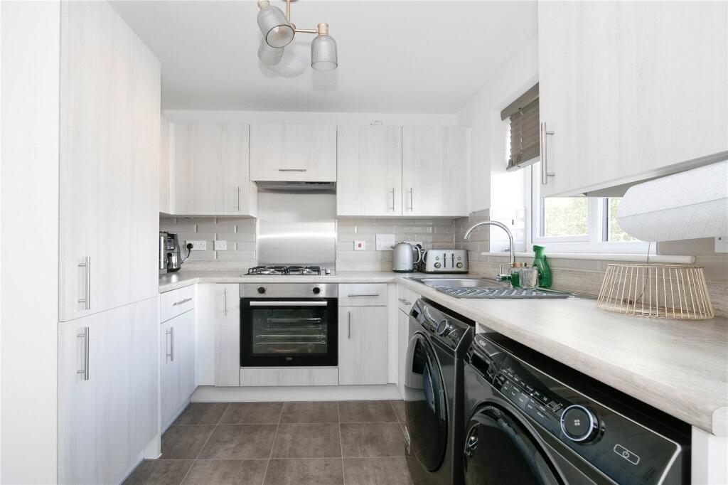 Thimble Lane, Bradford, West Yorkshire, BD7 photo 5