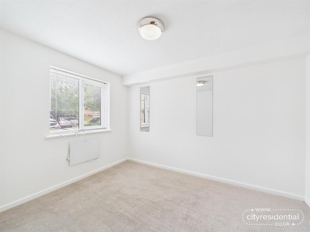 Apartment in Liverpool - More