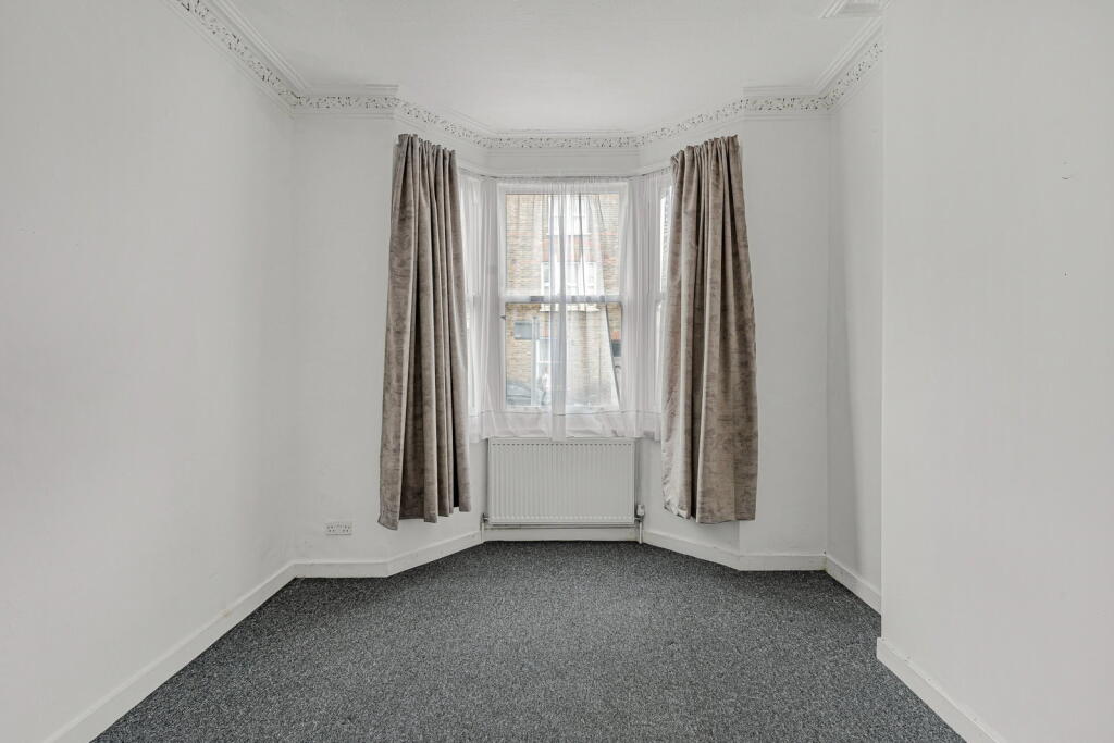 House in London - View 2