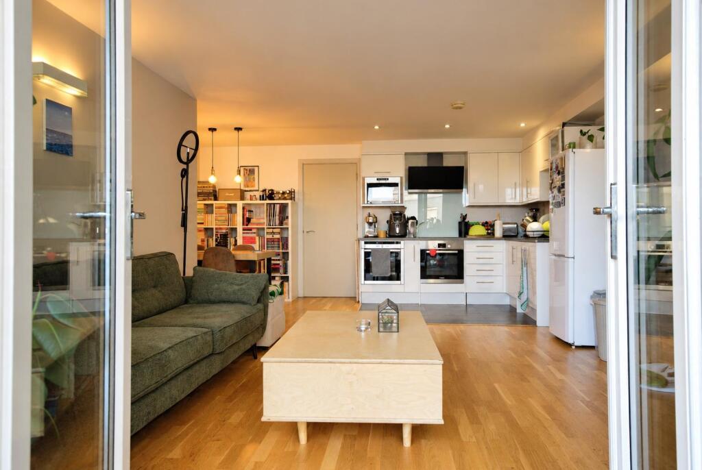 Apartment in London - More