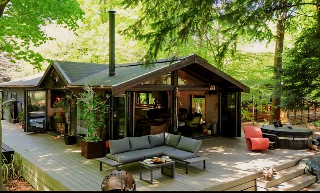 Main image of property: Beccles Road, Fritton, Great Yarmouth