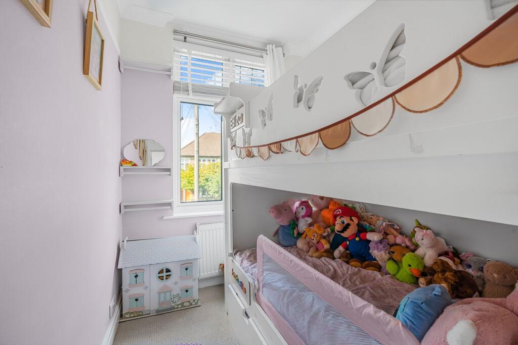 Apartment in Spelthorne, Surrey - View 5