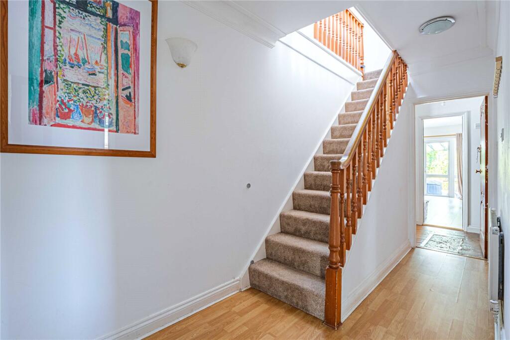 Colney Heath Lane, St. Albans, Hertfordshire, AL4 photo 3