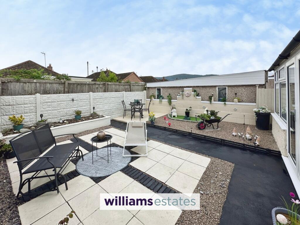 Salisbury Drive, Prestatyn, LL19 photo 2