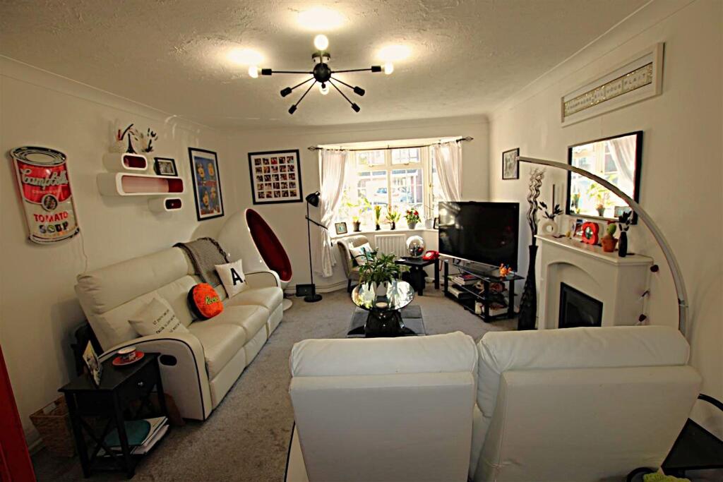 20, Athena Close photo 4