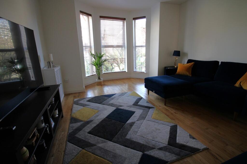 Apartment in Manchester, Whalley Range - View 5