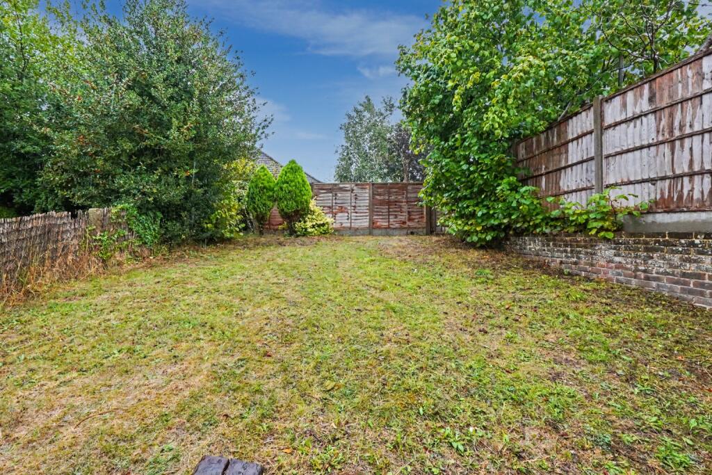 Apartment in Chatham, Medway - View 5