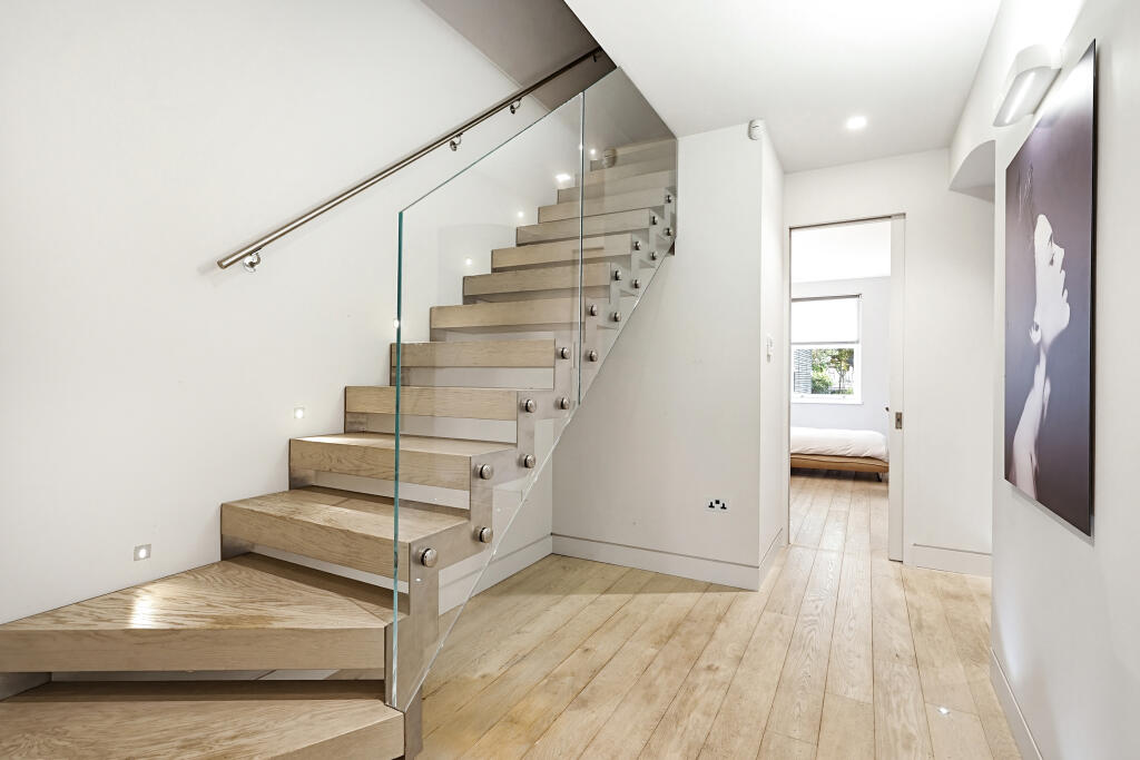 4 bedroom maisonette for rent