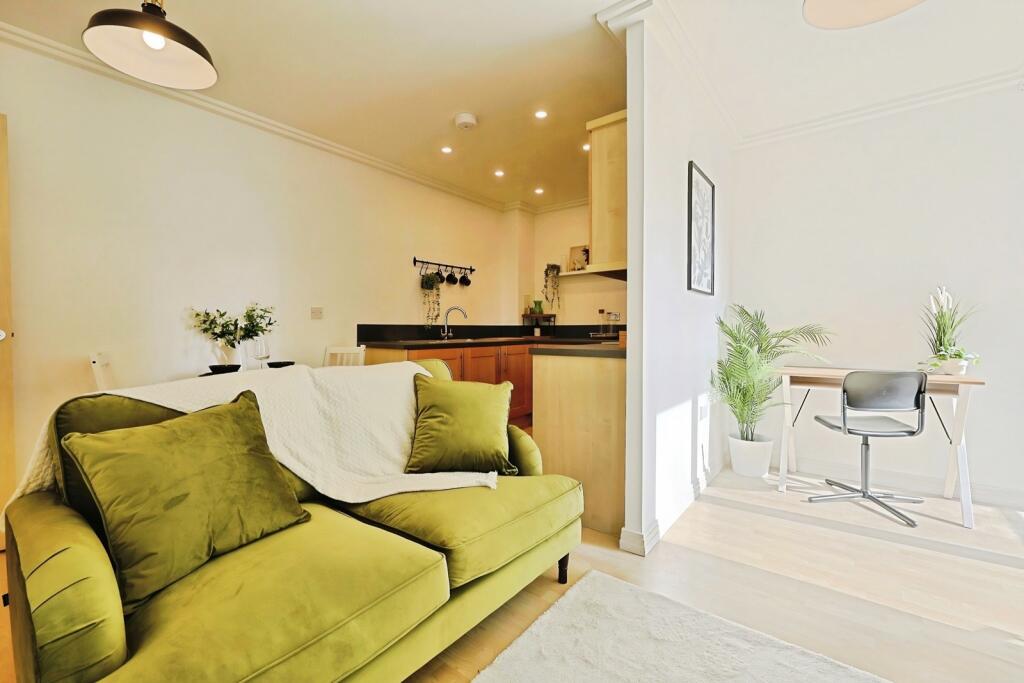 Apartment in London - View 2