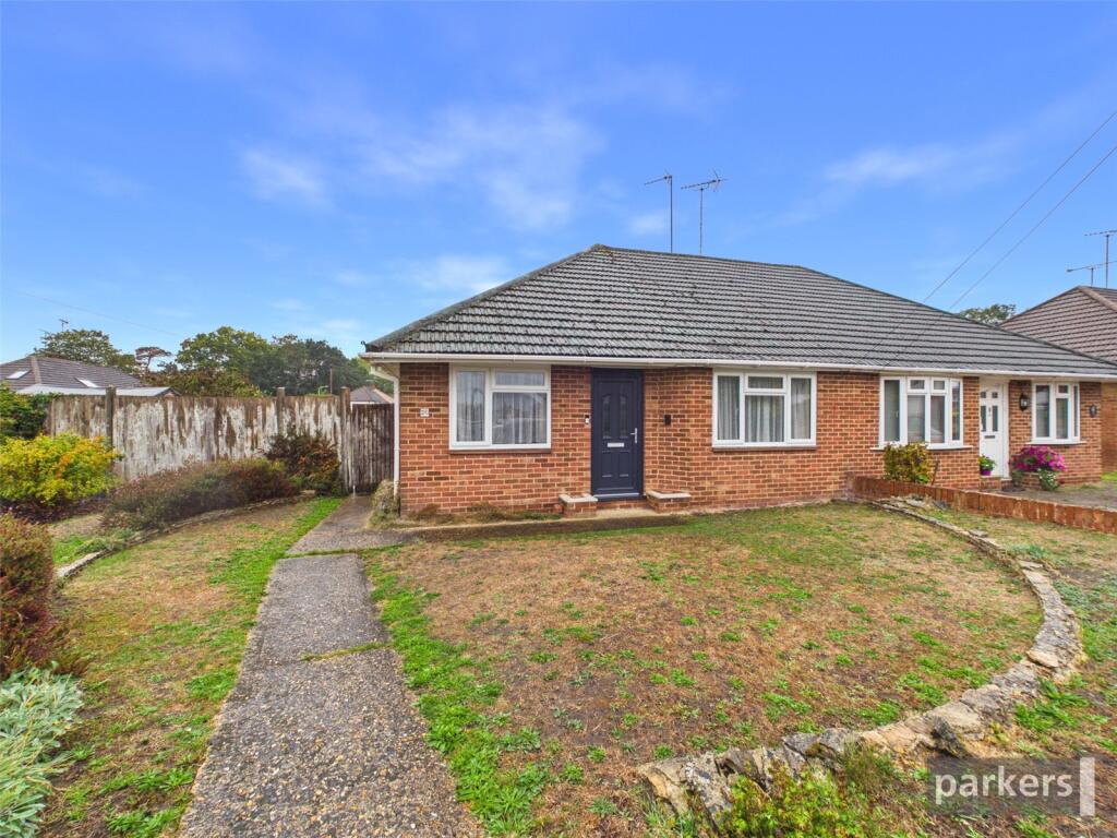 3-bed bungalow on Roslyn Road, Woodley, Reading, Berkshire, RG5, £450,000