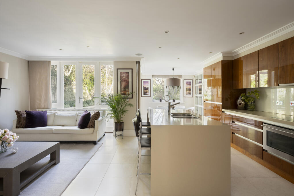 Kidbrooke Grove, Blackheath SE3 photo 3