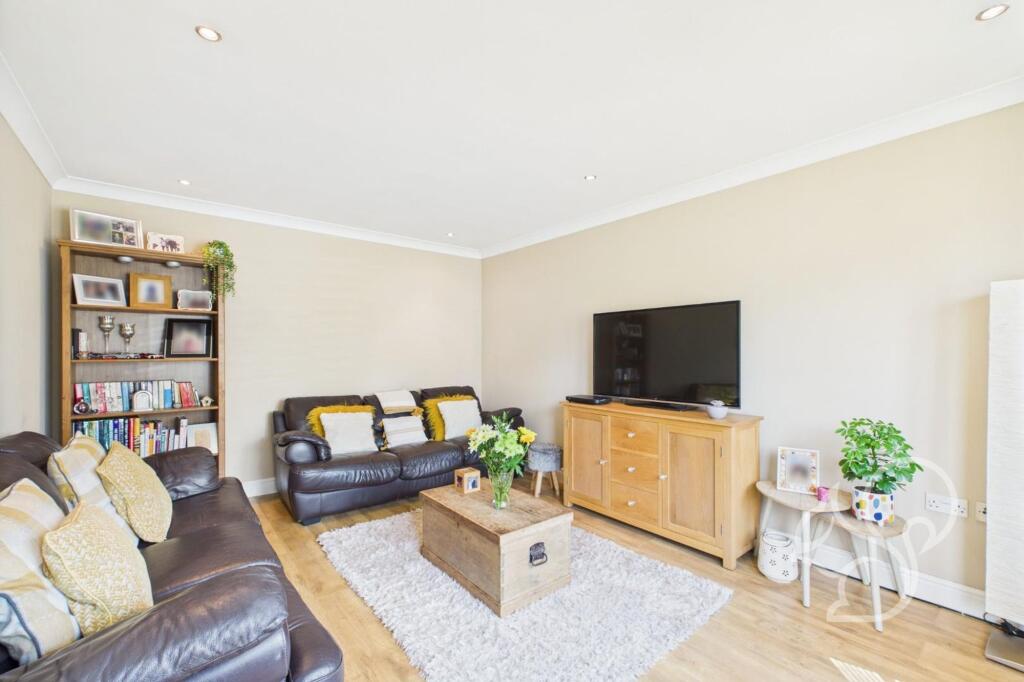 Woden Avenue, Stanway, CO3 photo 4