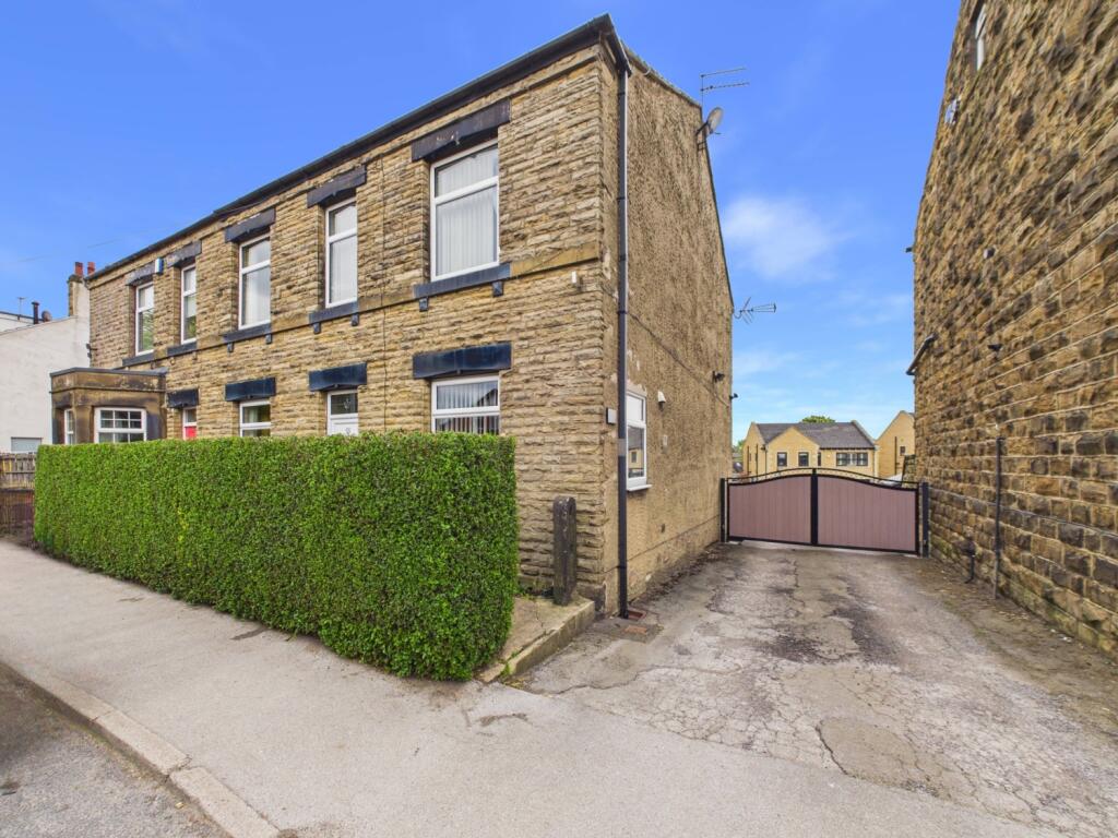 Main image of property: Street Lane Gildersome, Morley, Morley, Leeds, West Yorkshire, LS27