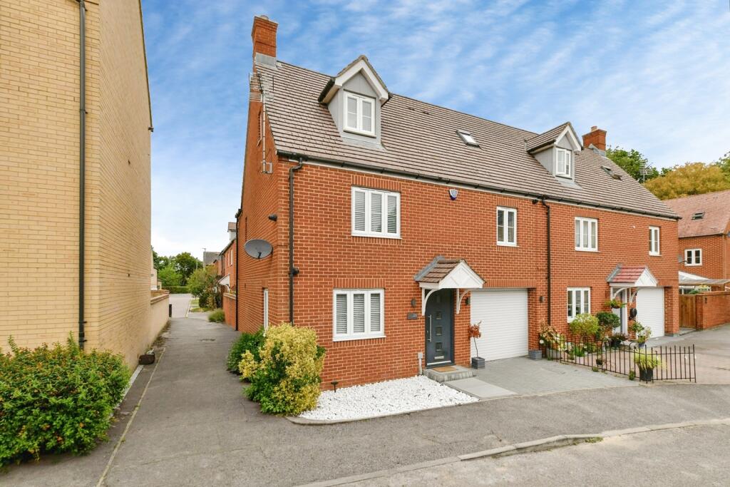 Main image of property: Snowdonia Way, Stevenage, Hertfordshire, SG1