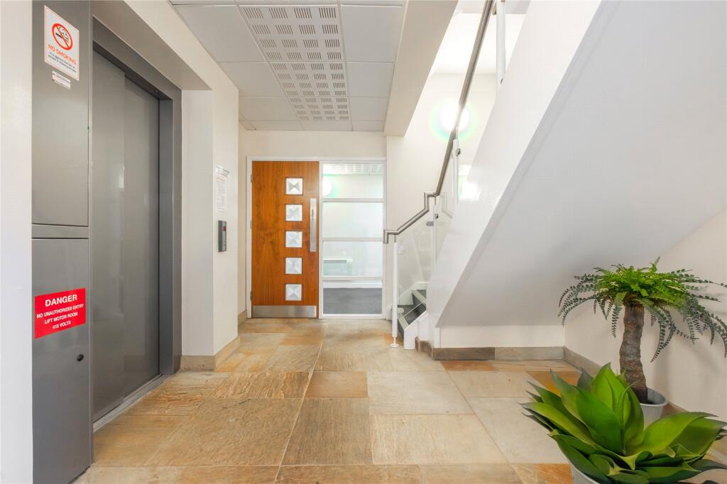 Apartment in Holmfirth, Totties, Scholes - More