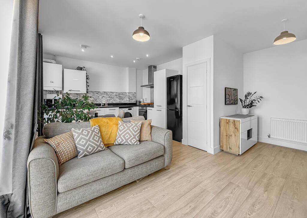 Apartment in Cambridge, Trumpington - View 5