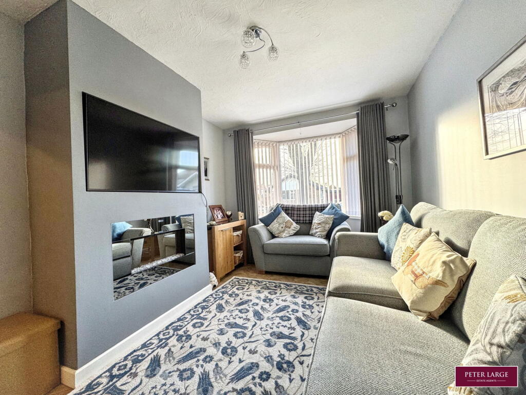 8, Norton Avenue photo 4