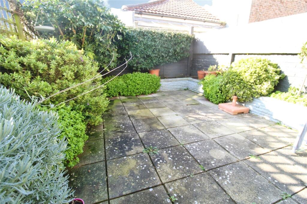 Hatfield Road, Southsea, Hampshire, PO4 - View 6