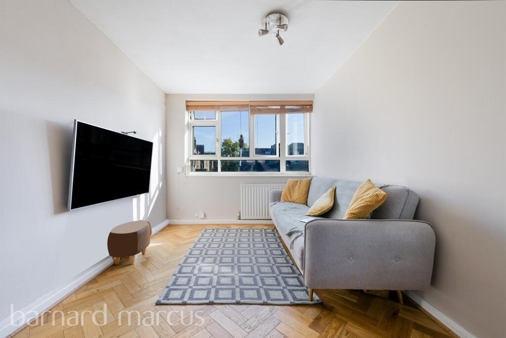 1-bed flat on Mysore Road, London, £300,000
