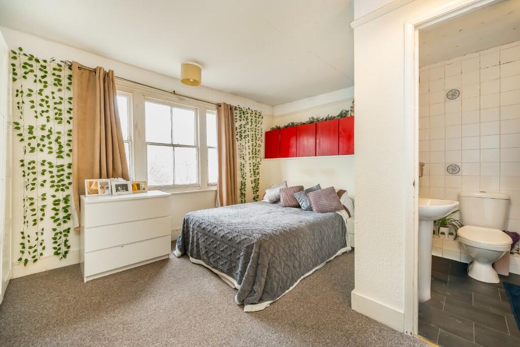 16 Mattock Lane