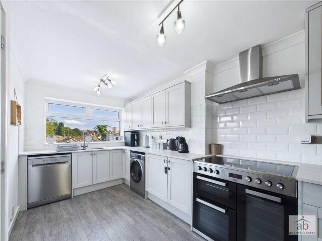 House in Ipswich, Belstead Hills - View 2
