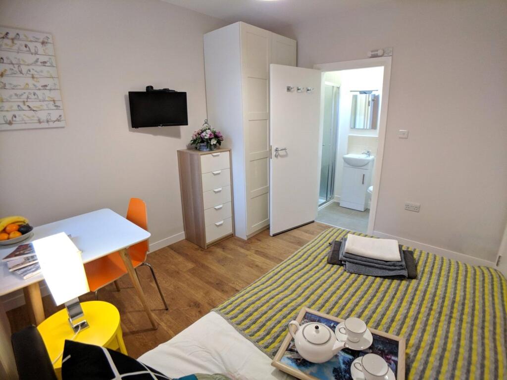 House in London - View 4