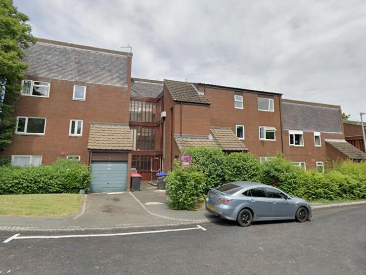 1-bed flat on Farm Lodge Grove, Telford, £69,500