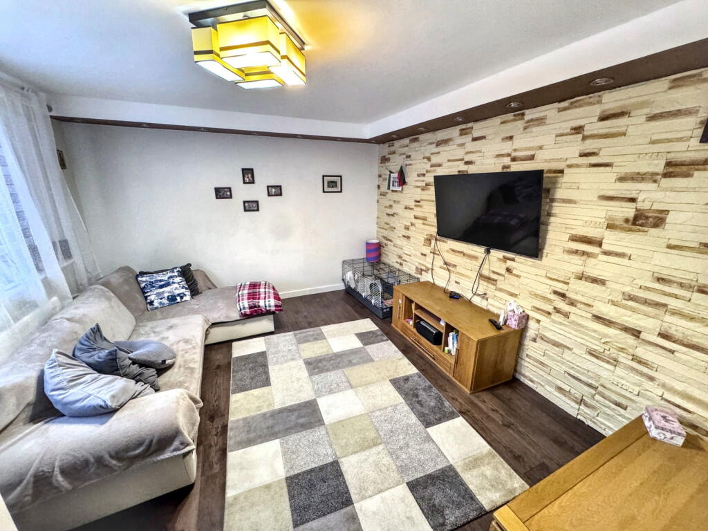 House in East Cambridgeshire, Soham - More