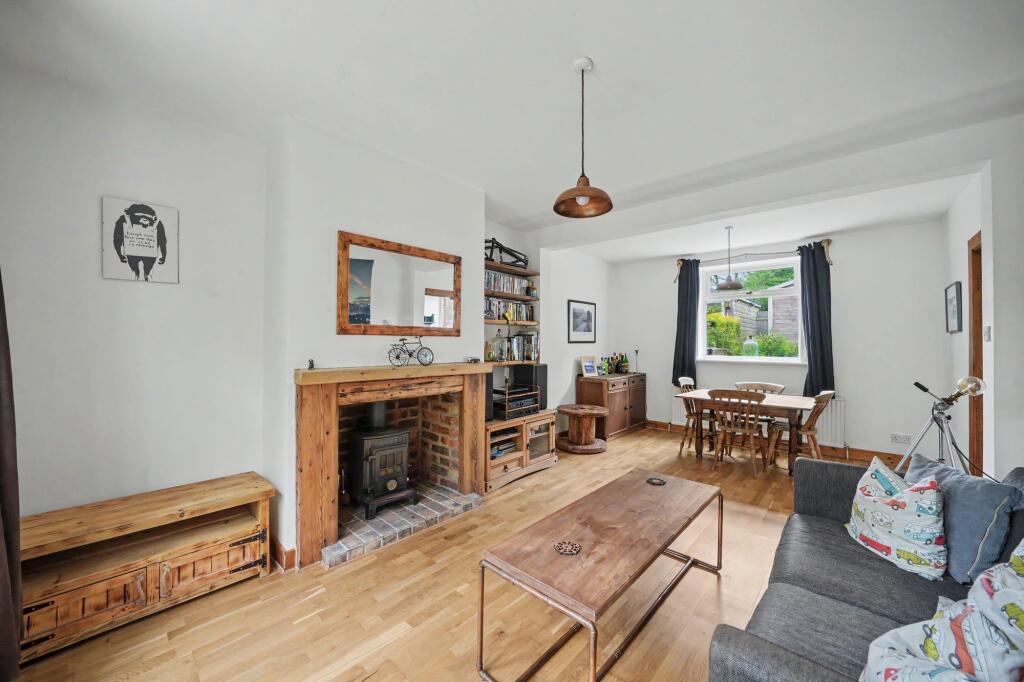 Close Hill Lane, Taylor Hill, Huddersfield - View 2
