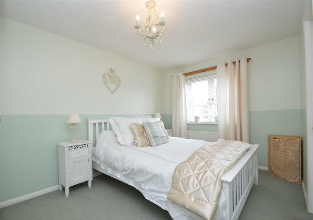 Clarence Road, East Cowes photo 2