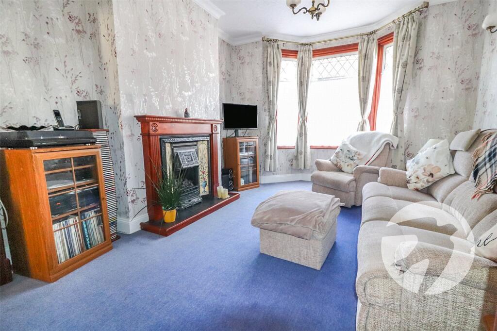 Plantation Road, Erith, DA8 photo 3