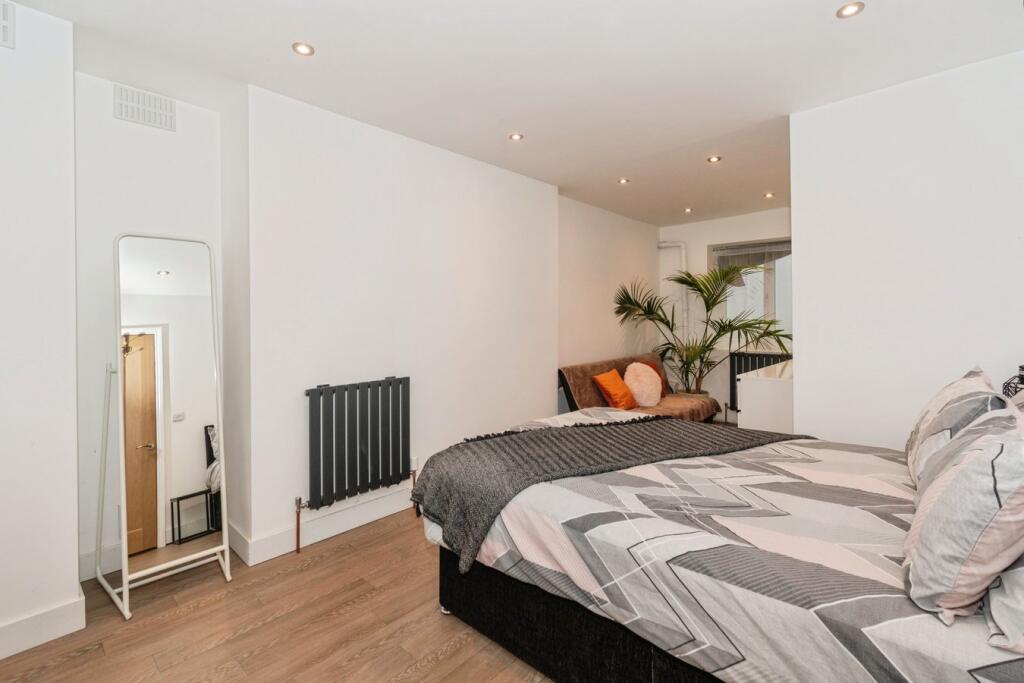 Additional image 20 of Duchy Avenue, Bradford, BD9