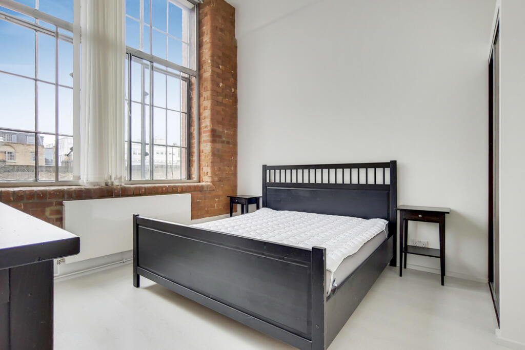 Apartment in London - View 5
