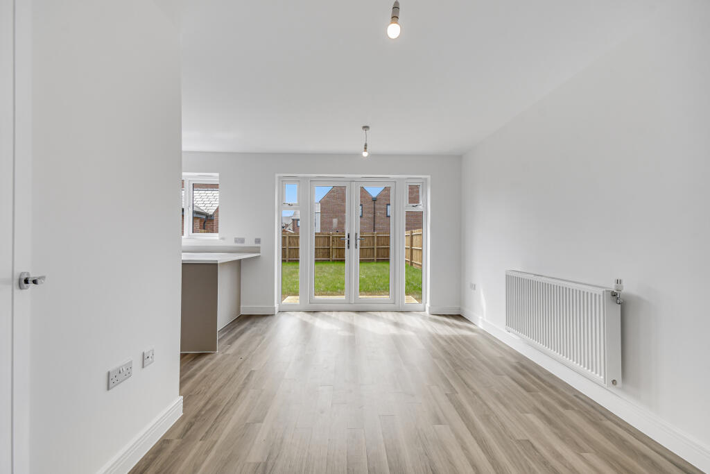 Banham Drive, Beaulieu, Chelmsford photo 3
