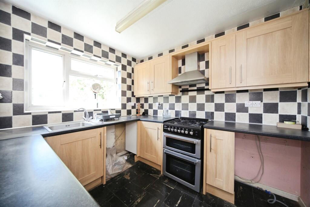 House in Luton - View 3