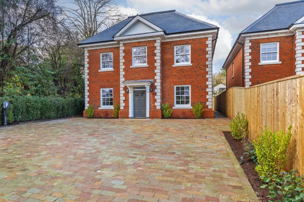 5 bedroom detached house for sale in Old Hillside Road, Winchester