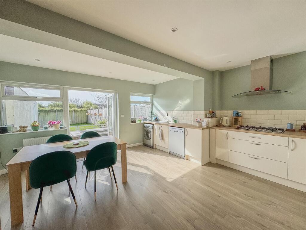 House in Weston-super-Mare, Mead Vale, Preanes Green - View 3