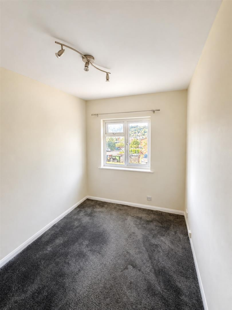 Apartment in Hemel Hempstead - View 5