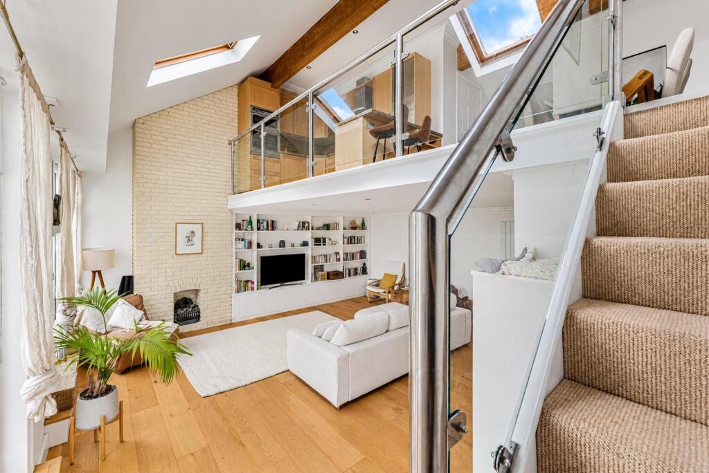 Apartment in London - View 3