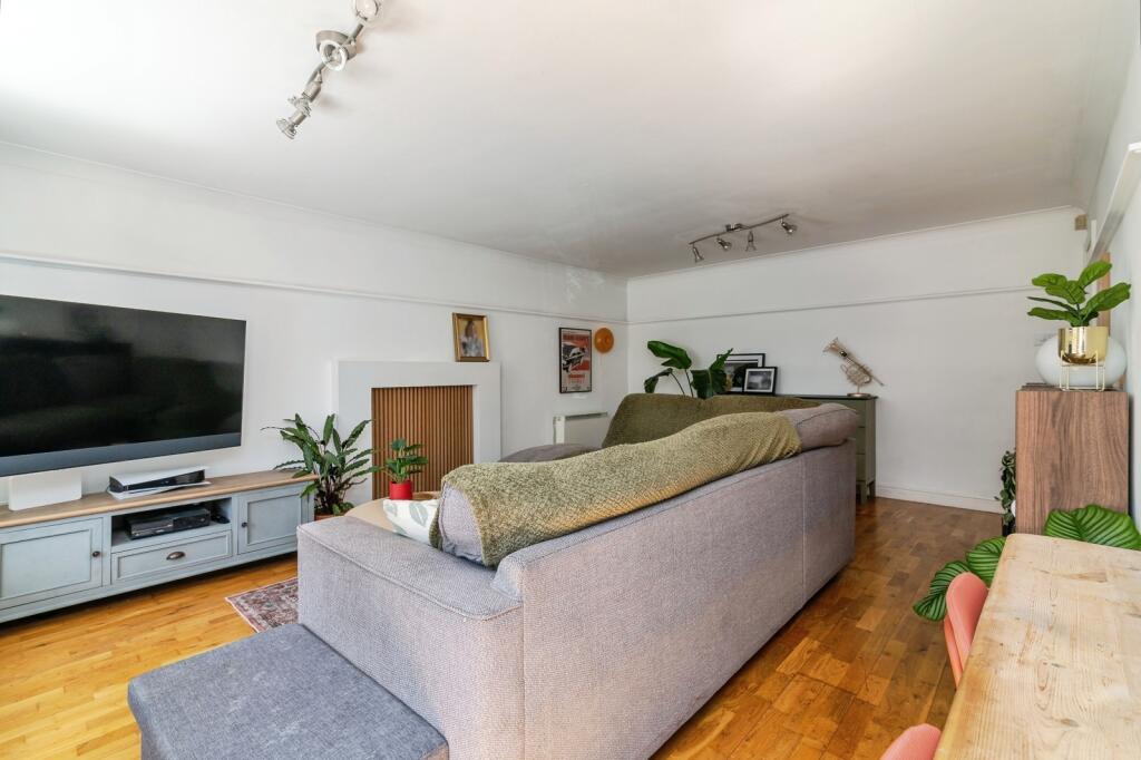 Apartment in Rushcliffe, Lady Bay - View 5
