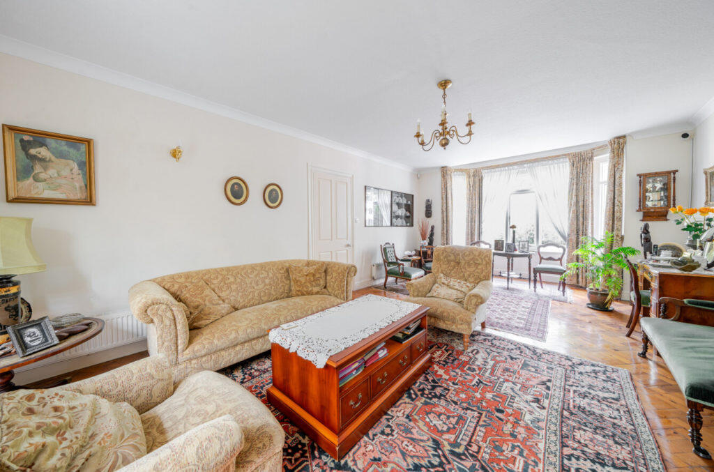 House in London - View 2
