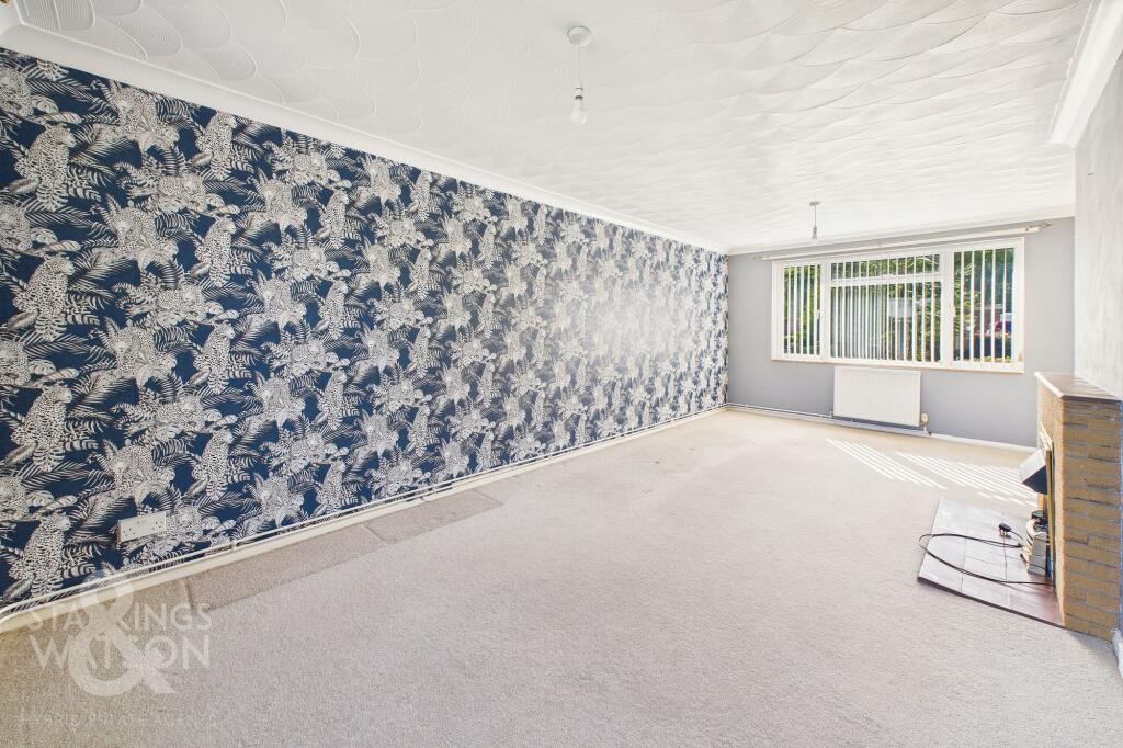 Springdale Crescent, Brundall, Norwich photo 4